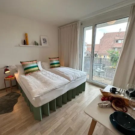 Stilvolles Und Modernes Mit Sonnigem Balkon In Flughafen- Und Messenaehe 31 Apartman