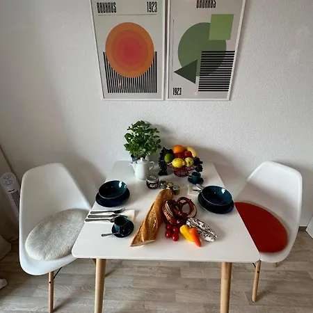 Apartment Stilvolles Und Modernes Mit Sonnigem Balkon In Flughafen- Und Messenaehe 31 *
