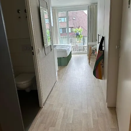 Stilvolles Und Modernes Mit Sonnigem Balkon In Flughafen- Und Messenaehe 31