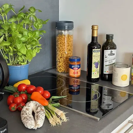 Stilvolles Und Modernes Mit Sonnigem Balkon In Flughafen- Und Messenaehe 31 Apartman *